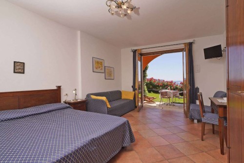 Quadruple room Lake View in villa, ground floor