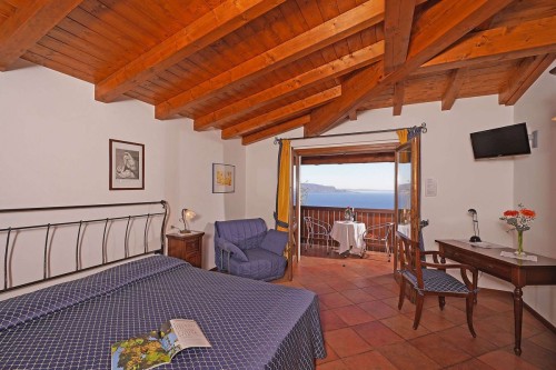 Triple room Lake View in villa, first floor