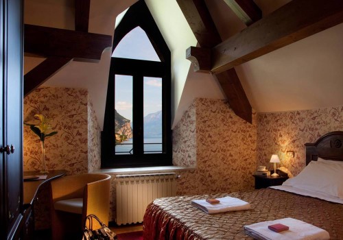 Atmosfera in the Manor no. 18 - Side Lake View