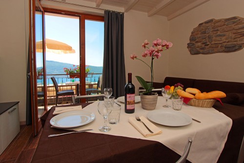 AL TERRAZZO APPARTAMENTI - Tronco Corteccia - Bilocale vista lago