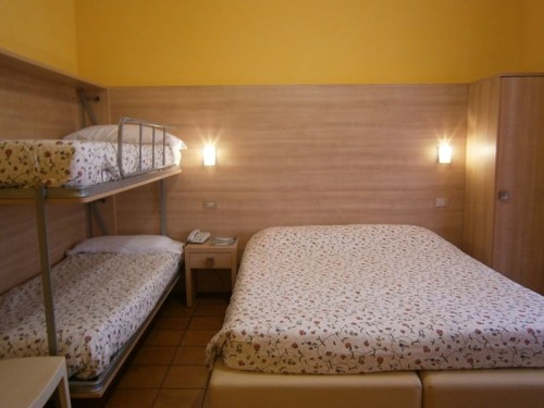 Standard fourbeddedroom with bunk beds